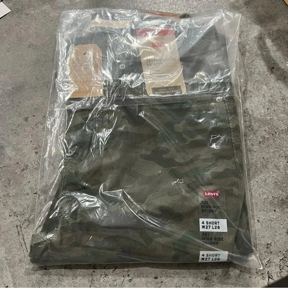 Levi’s 721 High-Rise Skinny Camouflage Jeans 4 Short W27 L28 NWT - Picture 2 of 7
